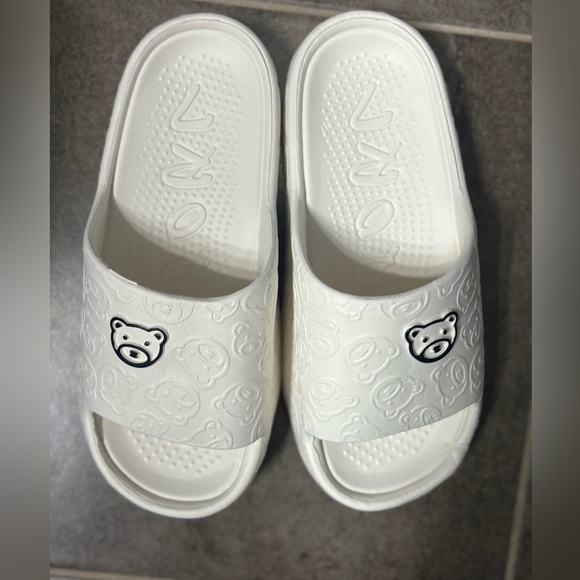 NWOT ladies slippers sandals size 7.5 to 8 - Picture 2 of 4